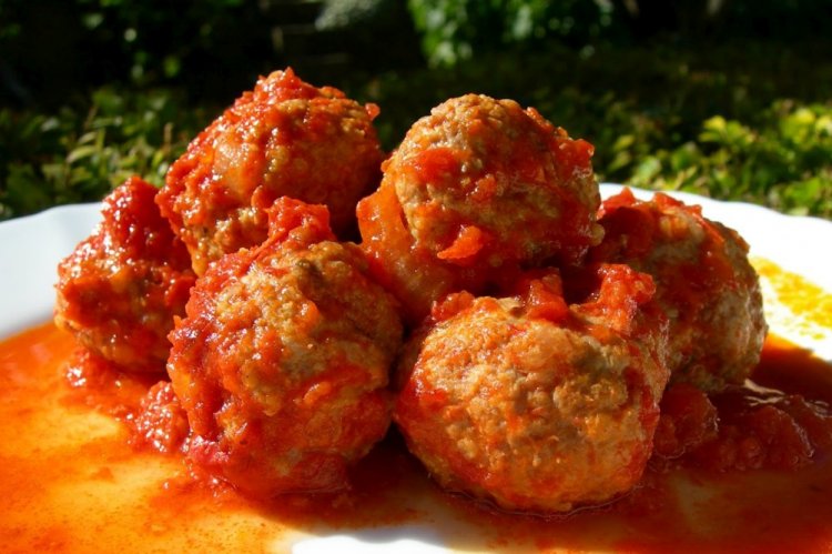 Frikadellen in Tomatensauce im Slow Cooker