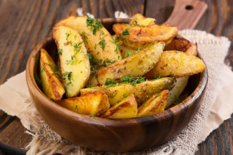 Patatas rústicas con pimentón y eneldo