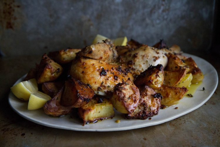 Patatas rústicas con pollo