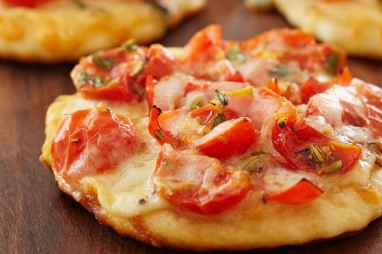 Mini Pizza with Sour Cream, No Yeast