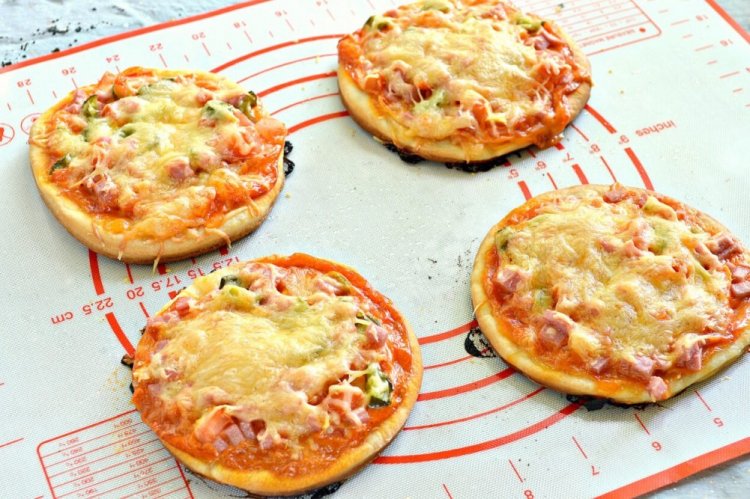 Mini Pizza in a Frying Pan