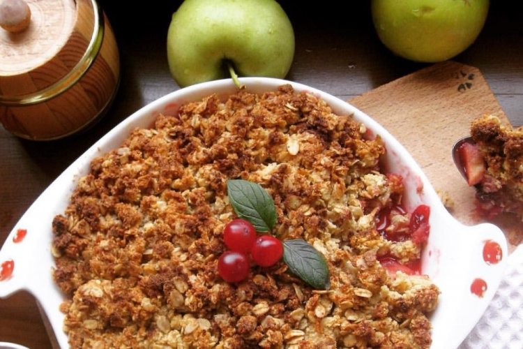 Apfel Crumble mit Haferflocken und Cranberries
