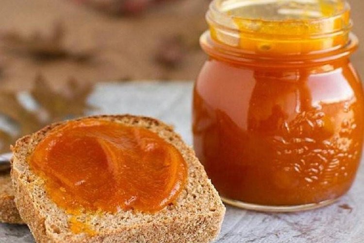 Smooth Pumpkin and Dried Apricot Jam