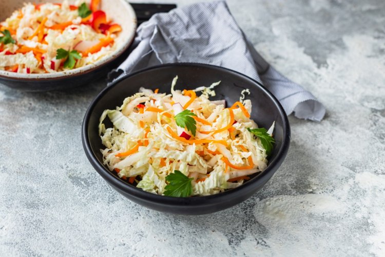 20 de las ensaladas saludables más deliciosas con col china