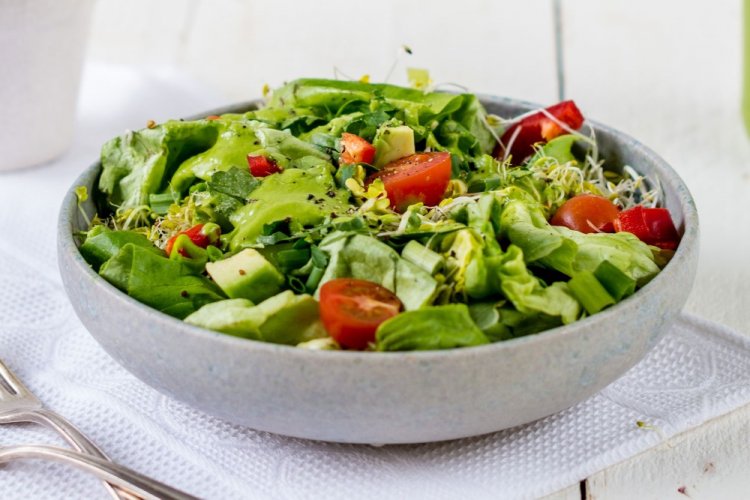 Corn, Cucumber, and Spinach Salad