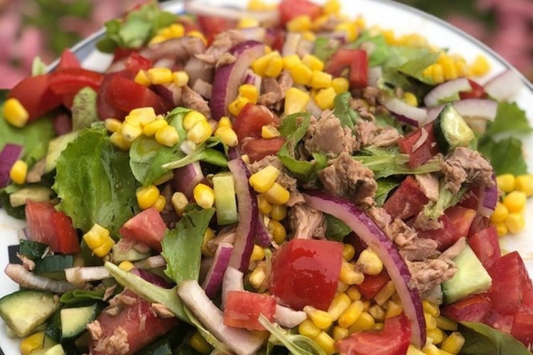 Avocado, Tuna, and Corn Salad