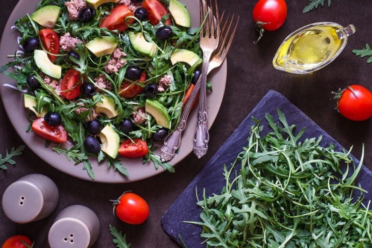 Avocado, Arugula, and Tuna Salad