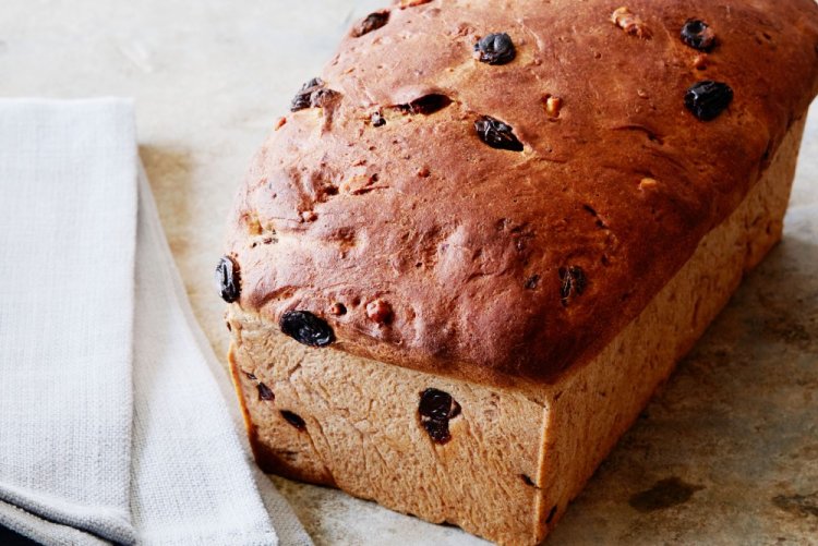 Süßes Brot mit Rosinen