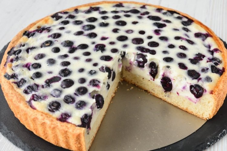 Gusskuchen mit Beeren