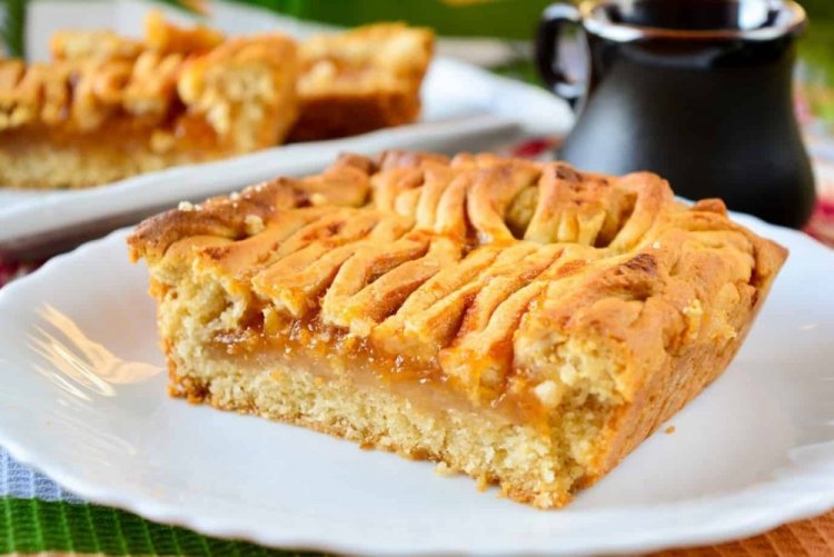 Fastenkuchen mit Marmelade