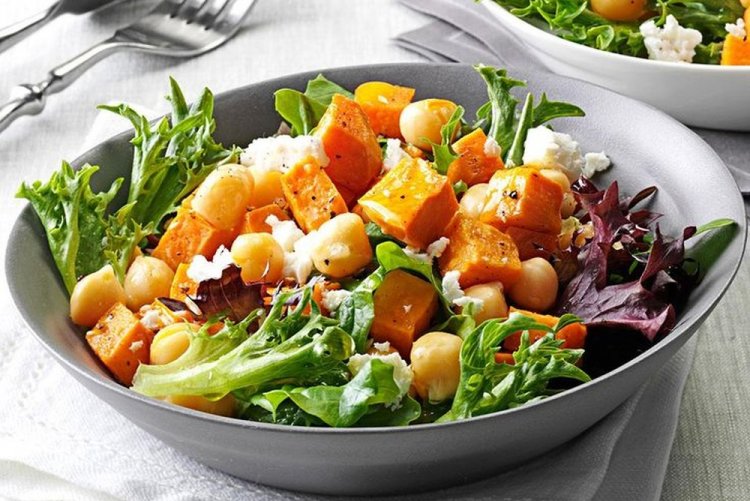 Ensalada tibia de garbanzos y feta