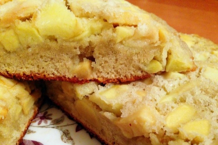 Charlotte without Baking Powder in a Skillet