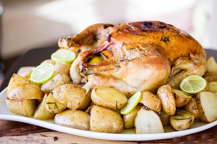 Gefülltes Hähnchen mit Zitronen