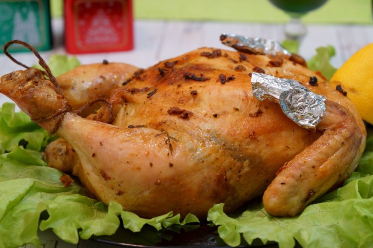 Gefülltes Hähnchen mit Kräutern und Eiern