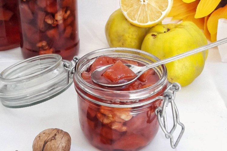 Quittenmarmelade mit Walnüssen