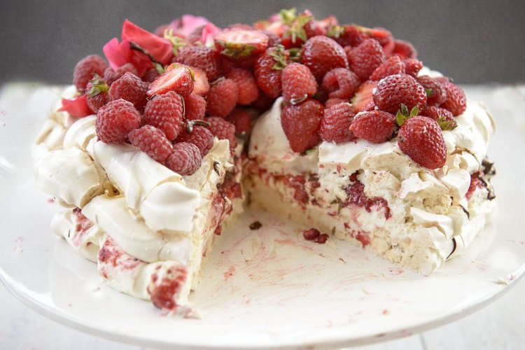 Meringue Cake – Classic Recipe