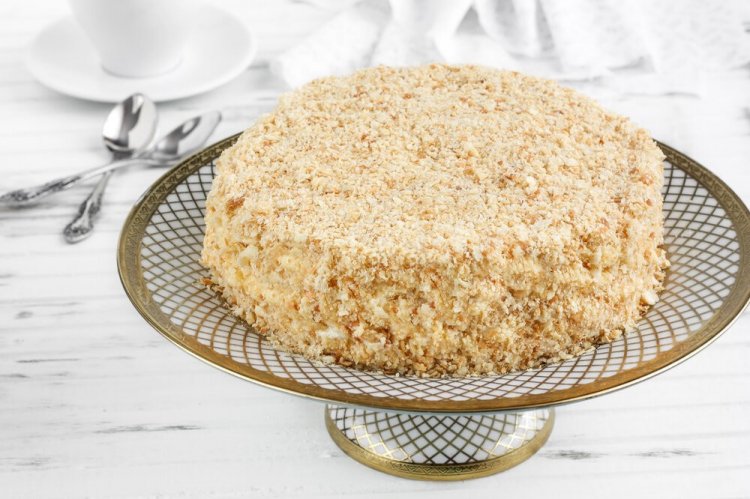 Pastel «Napoleón» en una sartén