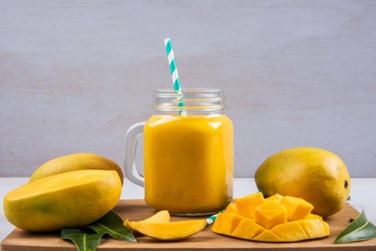 Mango Smoothie with Yogurt