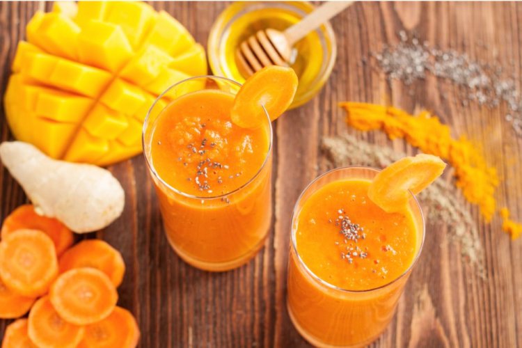 Mango, Ginger, and Carrot Smoothie
