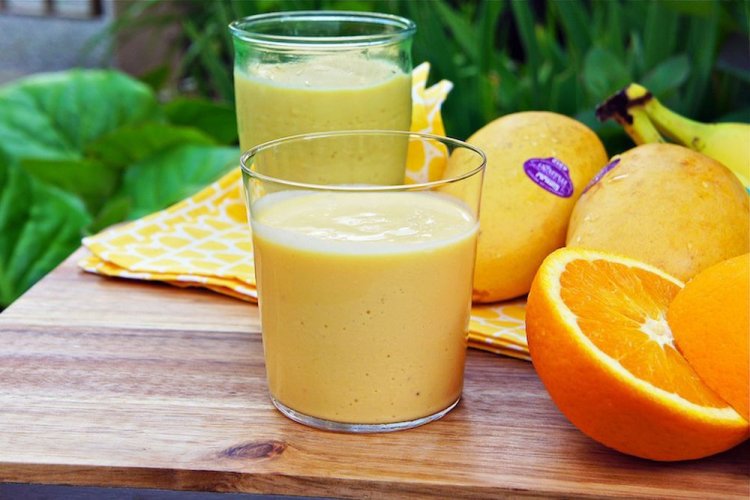 Mango Smoothie with Banana and Orange Juice