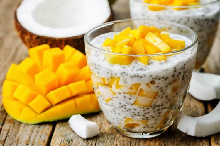 Mango and Coconut Smoothie with Chia Seeds