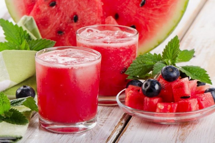 Wassermelonen-Smoothie mit Honig