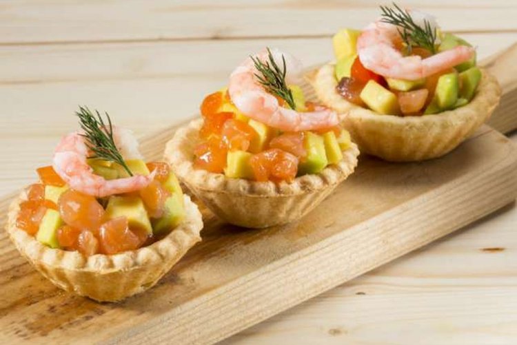 Tartaletas con camarones y salmón