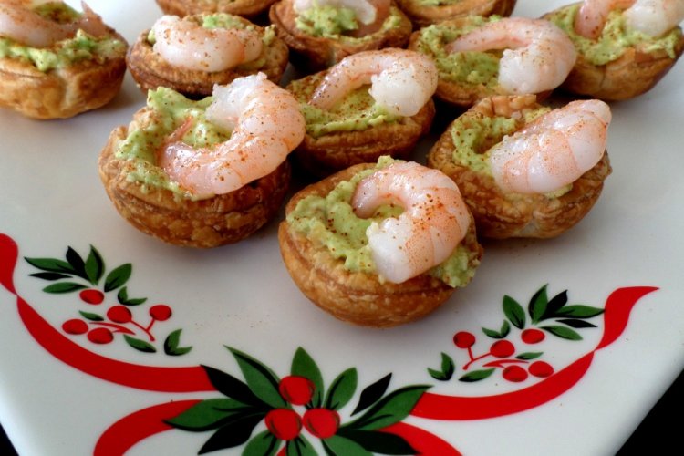 Tartelettes mit Pesto und Garnelen