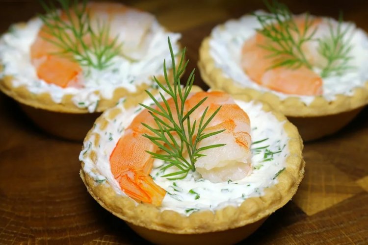 Tartelettes mit Frischkäse und Garnelen