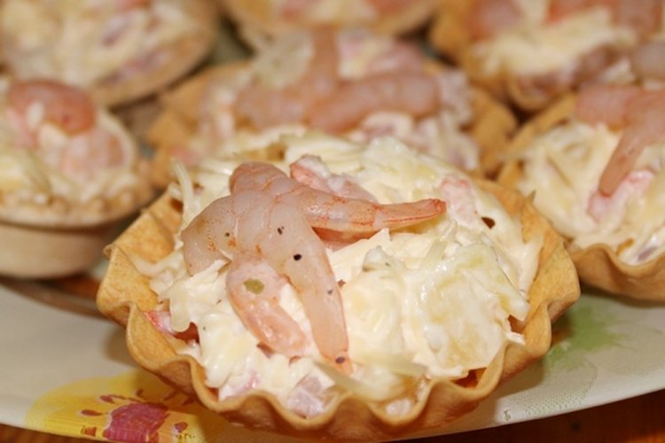Tartelettes mit Garnelen und Ananas