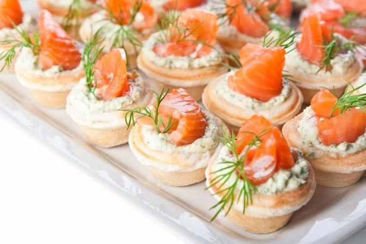 Tartelettes mit Frischkäse und Lachs
