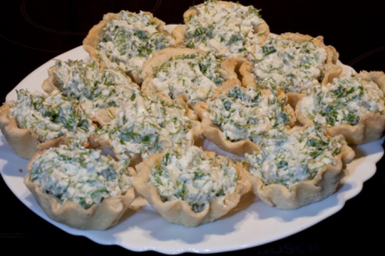 Tartelettes mit Frischkäse und Kräutern