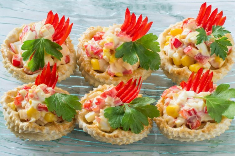 Tartelettes mit Frischkäse und Gemüse