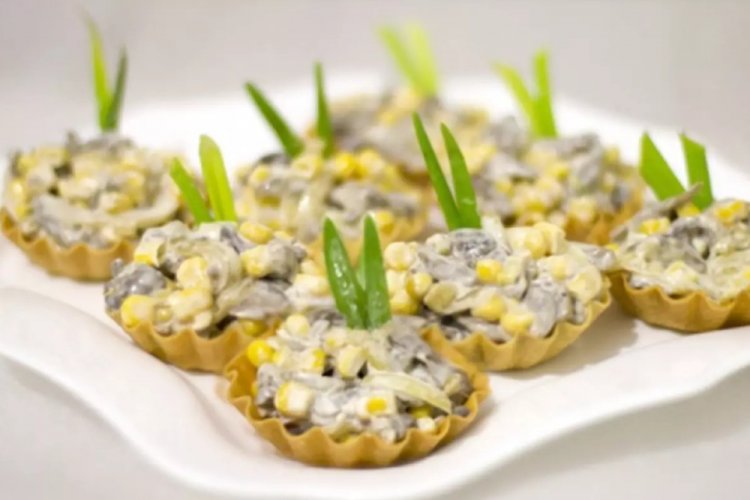 Tartaletas de pollo, maíz y champiñones
