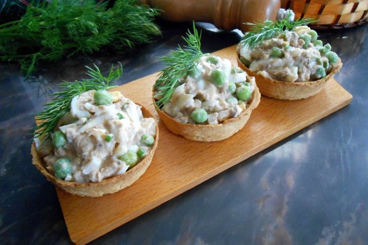 Thunfisch-Tartelettes mit grünen Erbsen