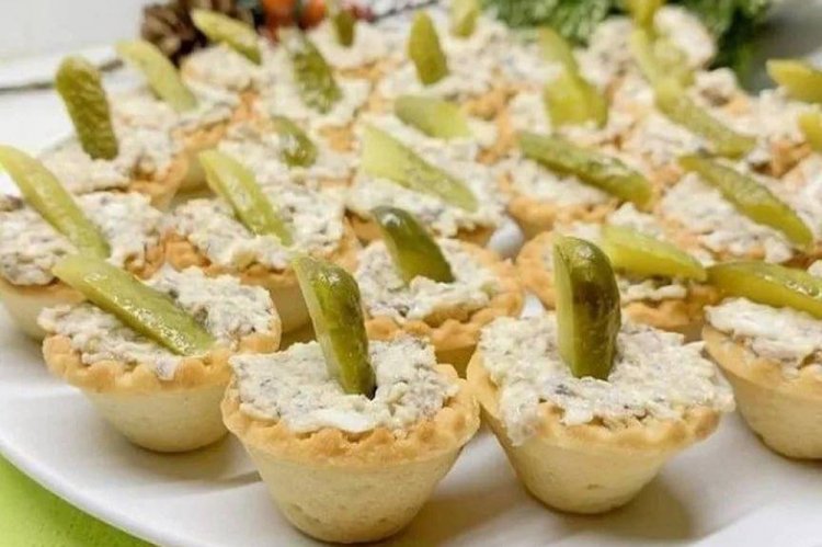 Thunfisch-Tartelettes mit Salzgurken