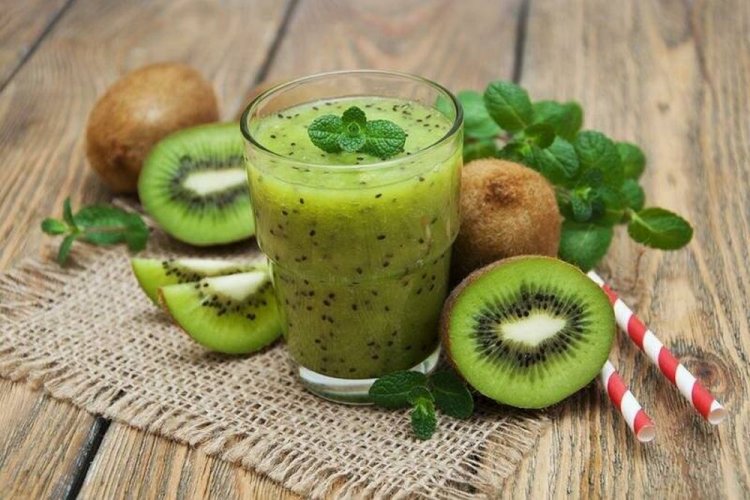 Fettverbrennender Kiwi-Smoothie