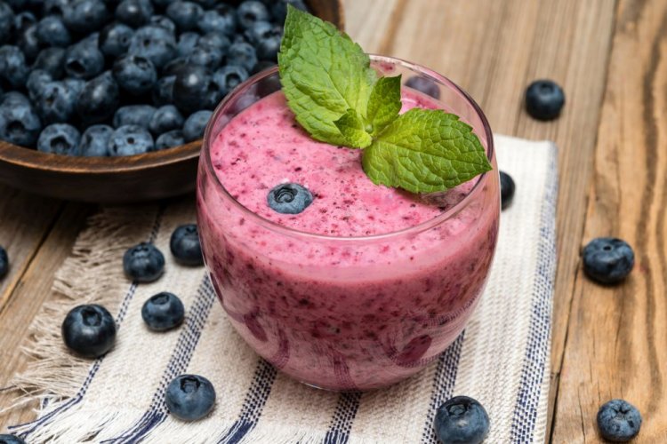 Heidelbeer-Smoothie mit fettarmem Kefir