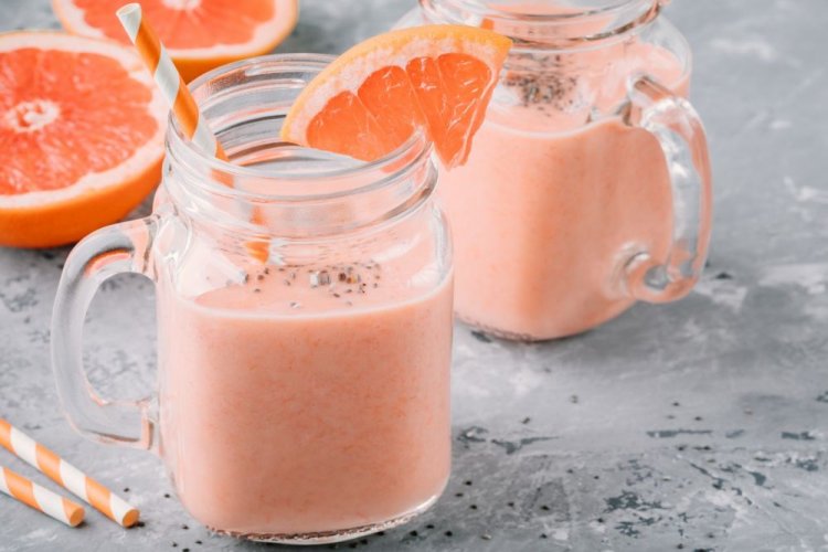 Grapefruit Smoothie with Pistachio Milk