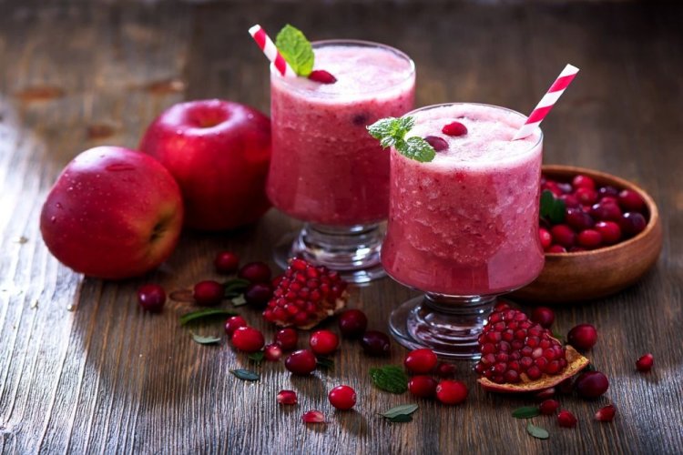 Pomegranate-Apple Smoothie