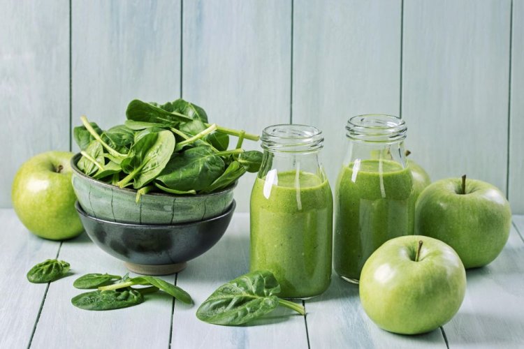 Green Apple and Spinach Smoothie