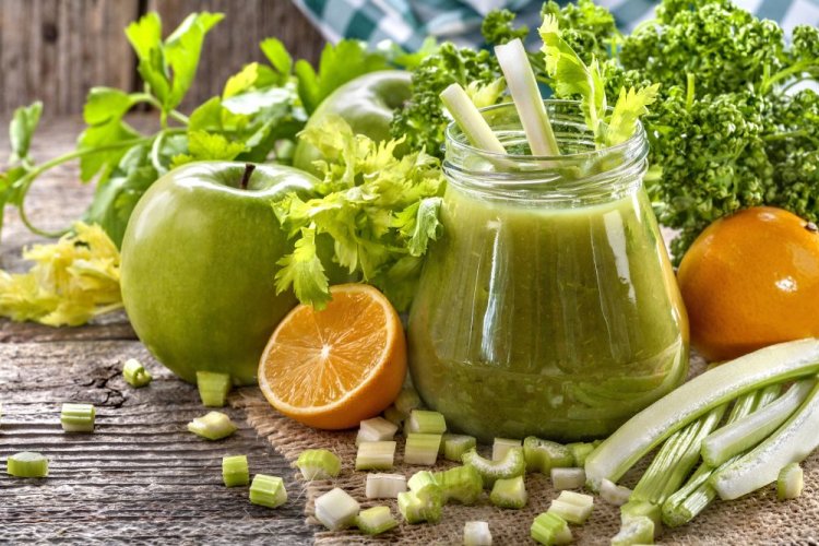 Celery, Green Apple, and Orange Smoothie
