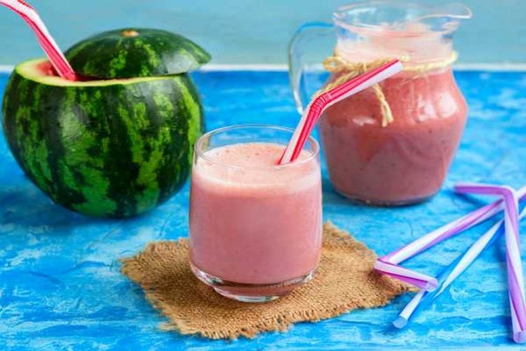 Batido de sandía con leche de coco