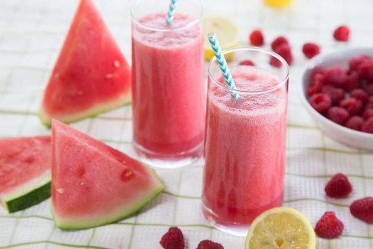 Batido de sandía con frambuesa y limón