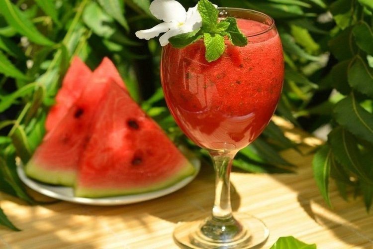 Batido refrescante de sandía y menta
