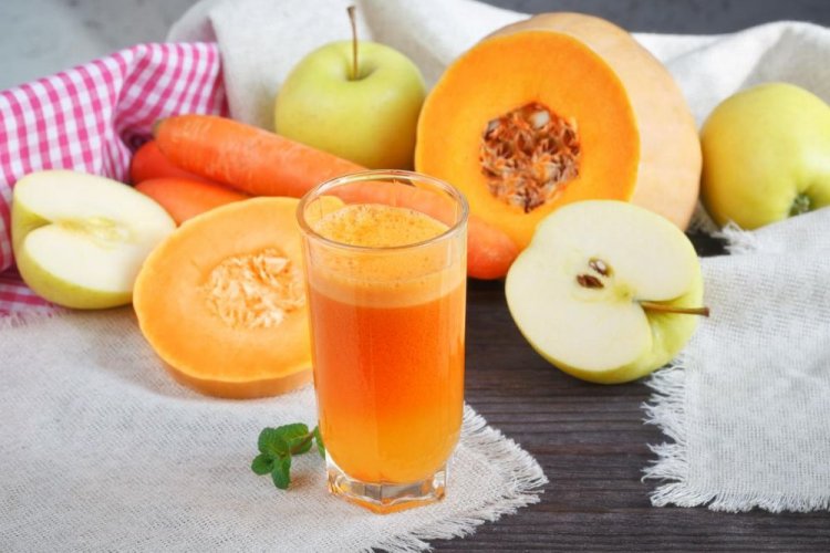 Batido de zanahoria, calabaza y zumo de manzana