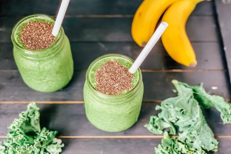 Bananen-Smoothie mit Grünkohl