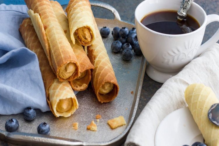 Waffelröllchen mit Milchschokoladencreme