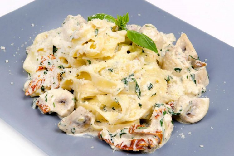 Pasta mit Garnelen, Champignons, Ingwer und Knoblauch
