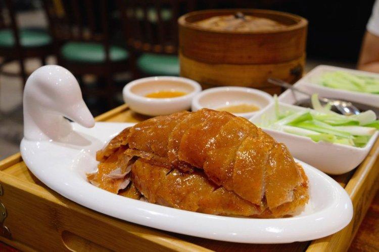 Peking-Ente in scharfer Ananassauce